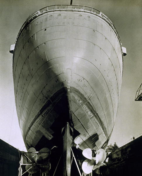 View of the RMS Queen Elizabeth, 1942 (b/w photo)  from English Photographer