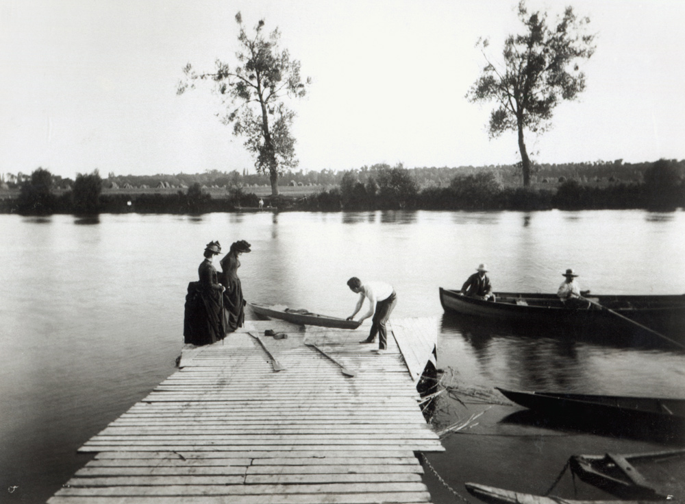 Boating Scene in the area of the Ile-de-France, c.1880 (b/w photo)  from French Photographer