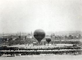 Felix Nadar''s Giant Balloon in Paris, c.1863 (b/w photo) 