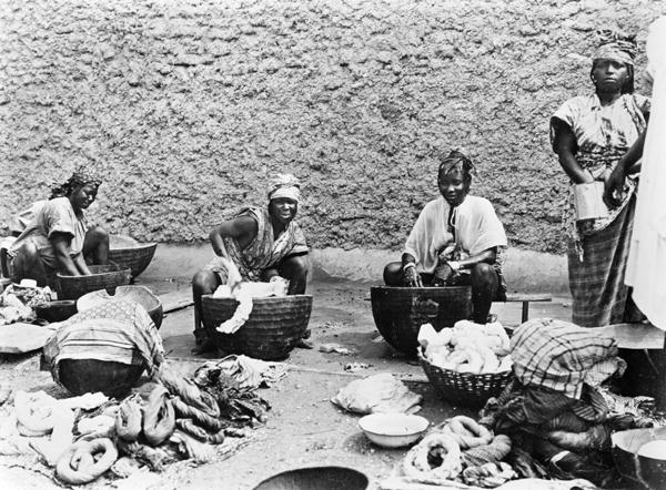 Washing, Senegal, c.1900 (b/w photo)  from French Photographer