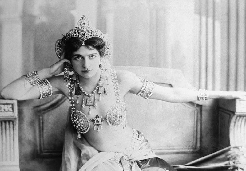 Mata Hari (1876-1917) 1905 (b/w photo)  from Reutlinger Studio (1850-1937)