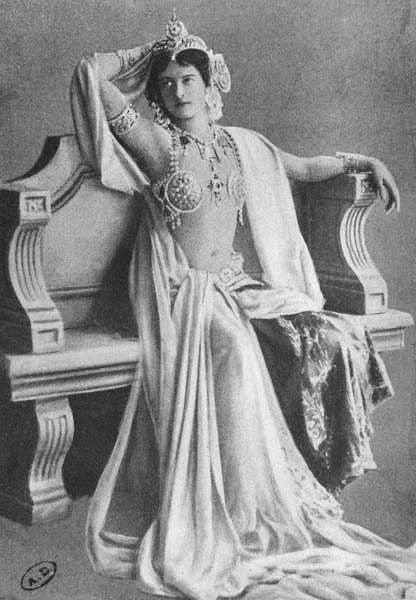 Mata Hari, 1910 (b/w photo)  from Reutlinger Studio (1850-1937)