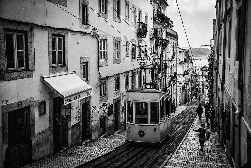 Straßenbahn in Lissabon from Adolfo Urrutia