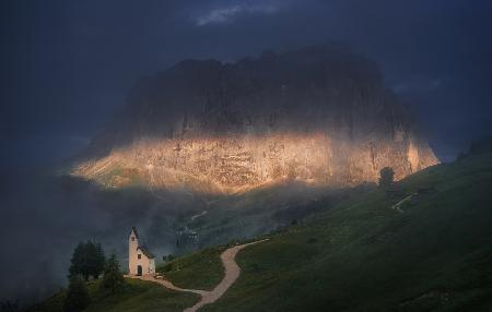 Kapelle in den Dolomiten