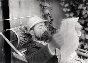 Portrait of Henri de Toulouse-Lautrec (1864-1901) (b/w photo) 