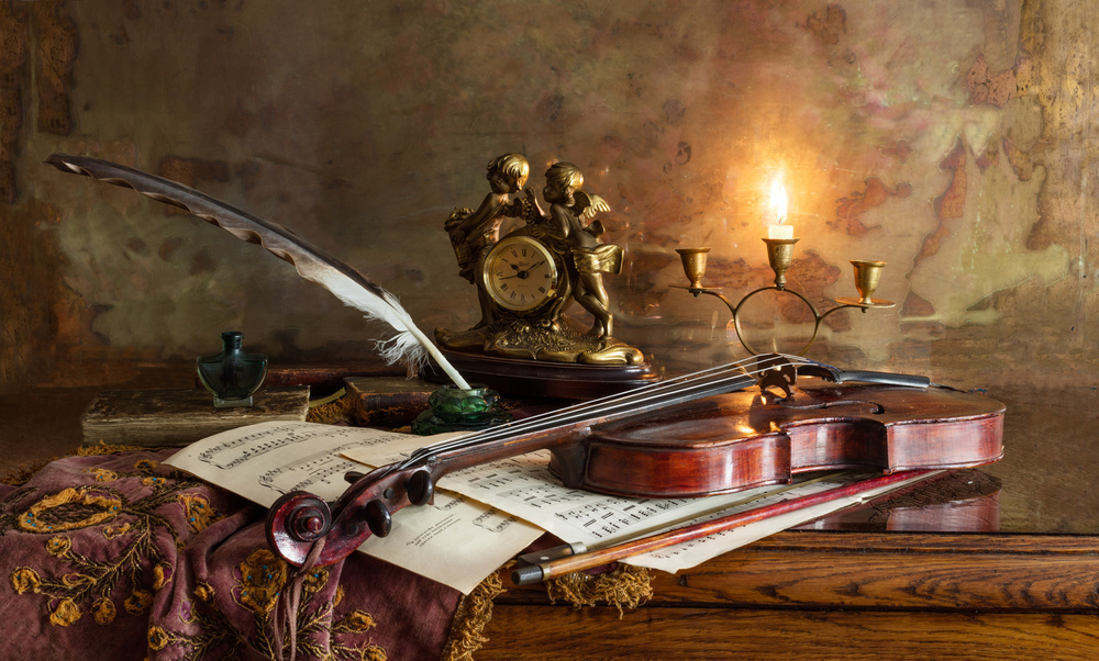 Stillleben mit Geige und Uhr from Andrey Morozov