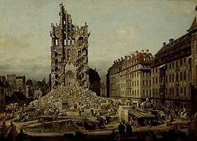 Die Trümmer der ehemaligen Kreuzkirche in Dresden