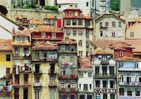 Häuserfront am Hafen von Porto