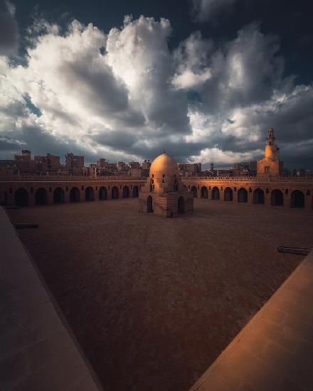 Moschee unter den Wolken