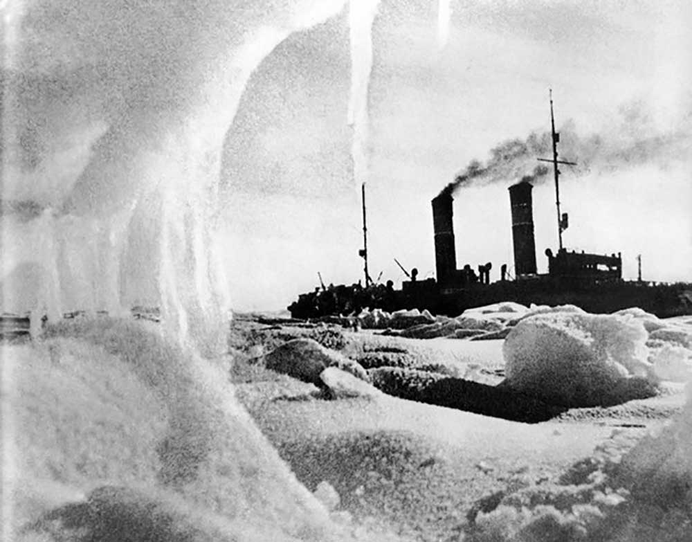 Eisbrecher Krassin im Eis der Arktis from Dmitri Georgiewitsch Debabow