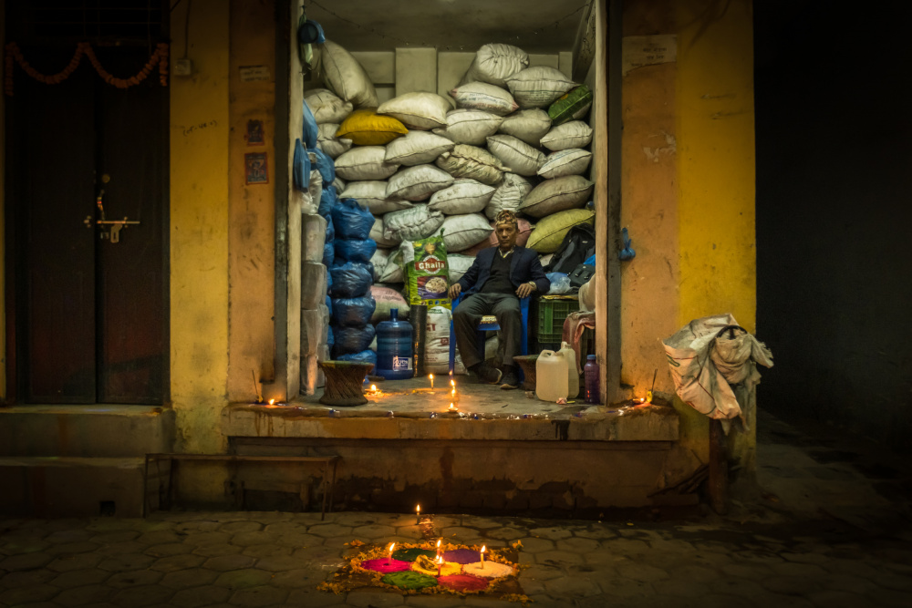 Der Reissackladen – Nacht in den engen Gassen von Kathmandu from Doron Margulies