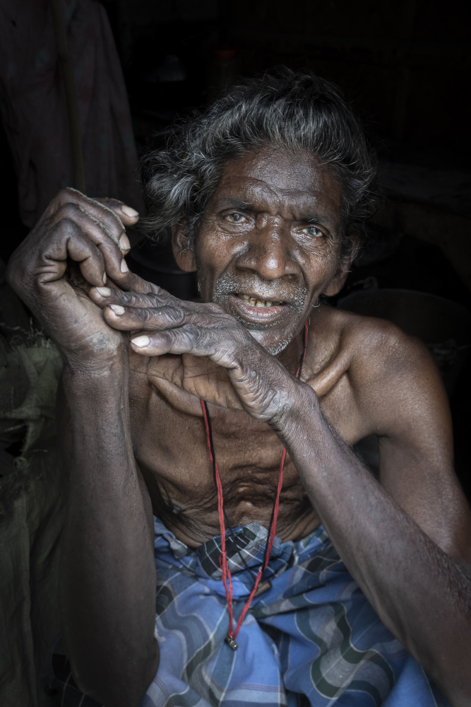 Ältester in einem Dorf am Stadtrand von Kalkutta,Indien from Elena Molina