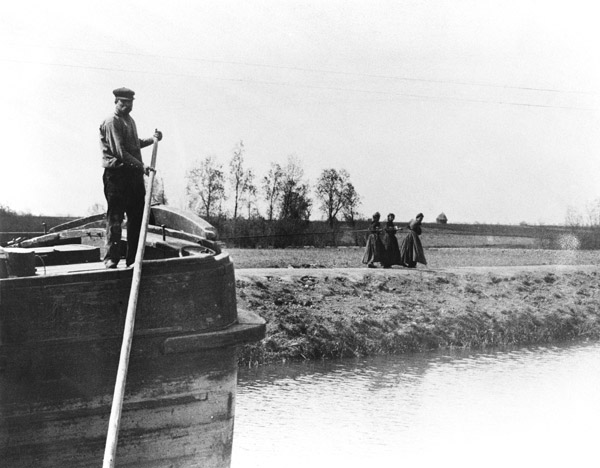 Barge being towed on a canal by three women, c.1900 (b/w photo)  from French School