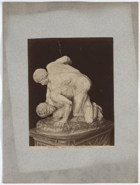Firenze: Galleria Ufizi, I Lottatori, gruppo in marmo, No. 3151