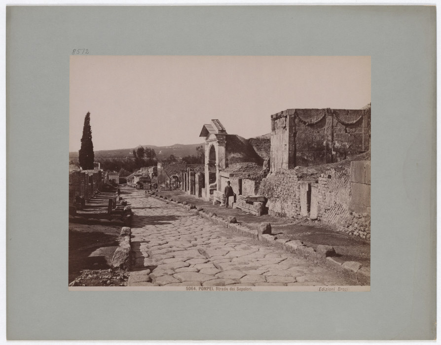 Pompei: Strada dei Sepolcri, No. 5064 from Giacomo Brogi