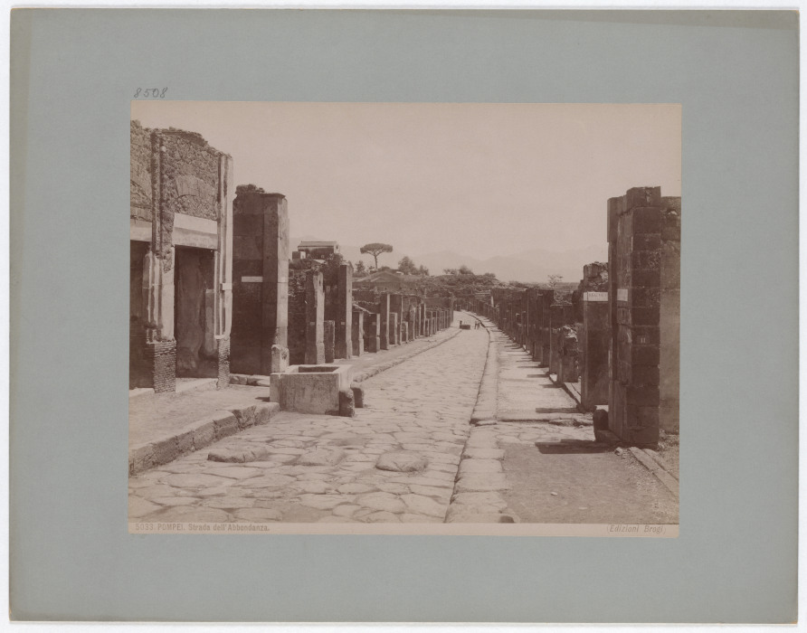Pompei: Strada dell Abbondanza, No. 5033 from Giacomo Brogi