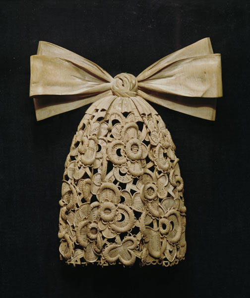Woodcarving of a cravat from Grinling Gibbons