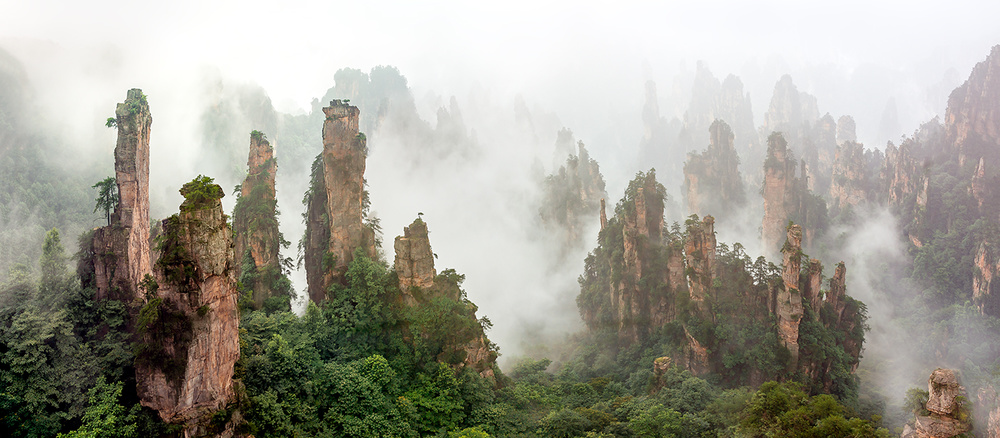 Das wolkenverhangene Zhangjiajie from Hua Zhu