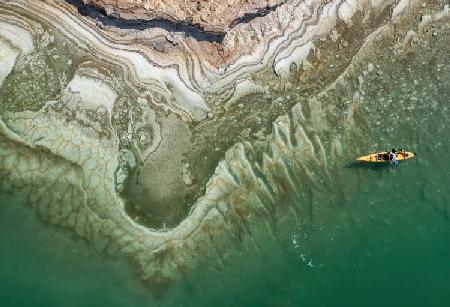 dead sea kayaker
