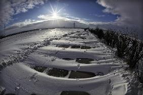 Schneewehen auf Straße