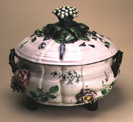 Covered tureen, decorated with applied ornament of flowers and vegetables from Johan Ludwig Eberhard Ehrenreich