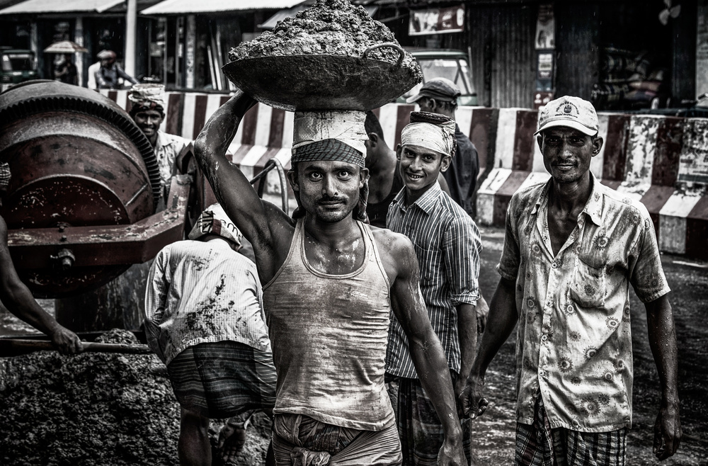 Arbeiten auf den Straßen von Dhaka – Bangladesch from Joxe Inazio Kuesta Garmendia
