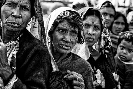 Frauen im Kumbh Mela - Prayagraj - Indien