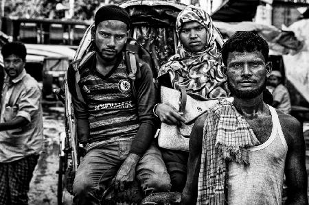 In einer Rikscha durch die Straßen von Bangladesch