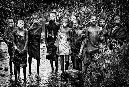 Kinder des Surma-Stammes – Äthiopien