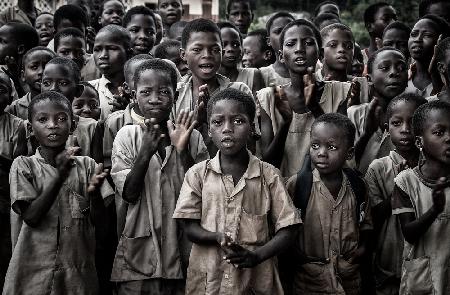 Kinder in einem Pflegeheim in Benin.
