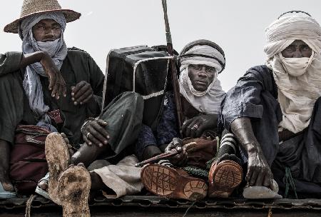 Peul-Männer verlassen das Gerewol-Festival – Niger