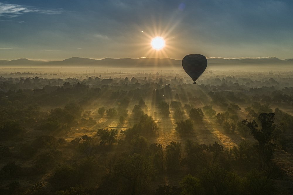 Sonnenaufgang vom Ballon from Lari Haras