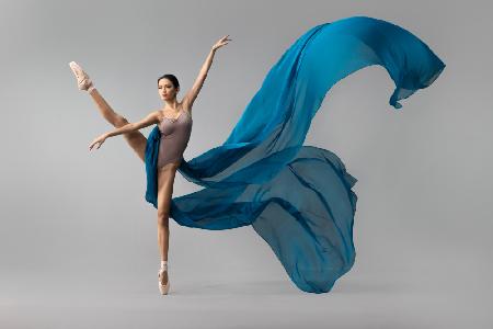 Jade Ballerina Bläulich