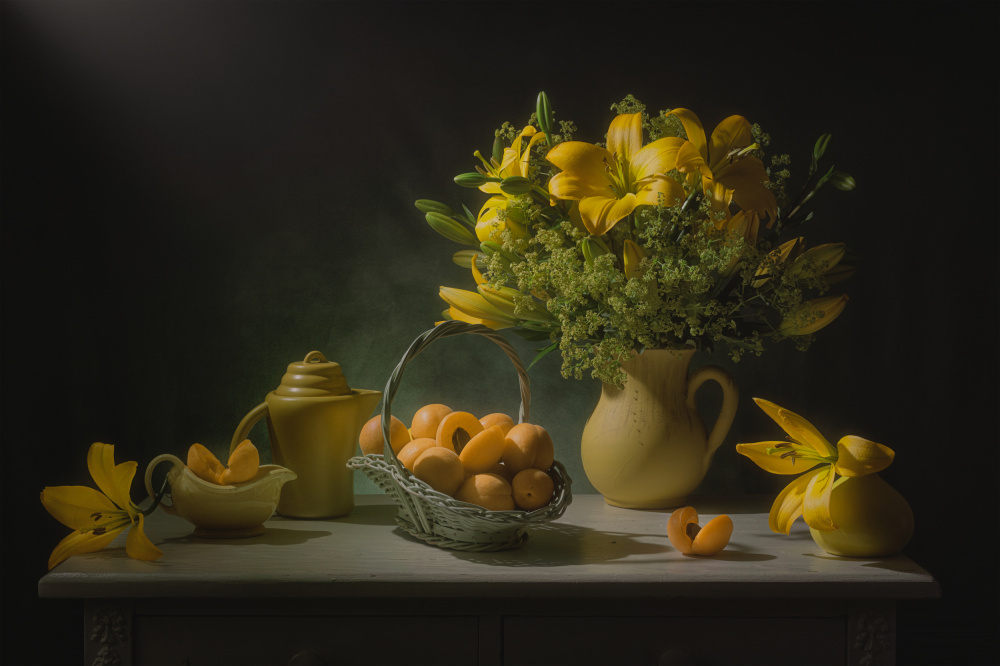 Gelbe Lilien und Pfirsiche from Lydia Jacobs