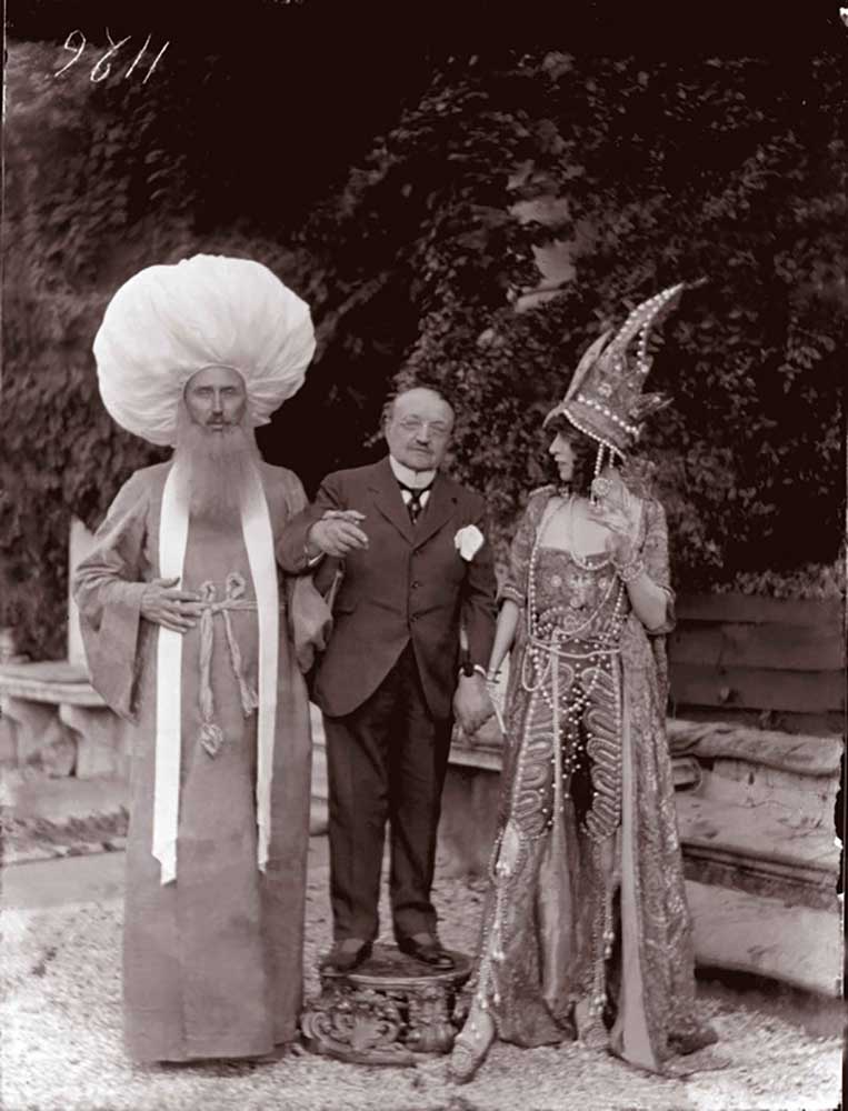 Marchesa Casati mit Giovanni Boldini und einem Mann in der Maske from Mariano Fortuny y Madrazo