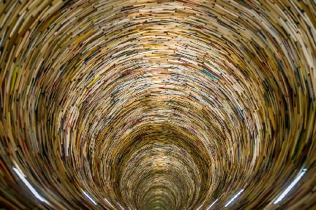 Tunnel voller Bücher