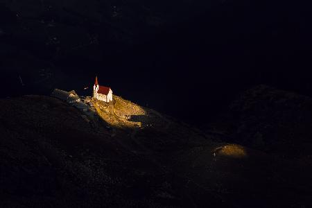 Die Kirche im Sonnenuntergang