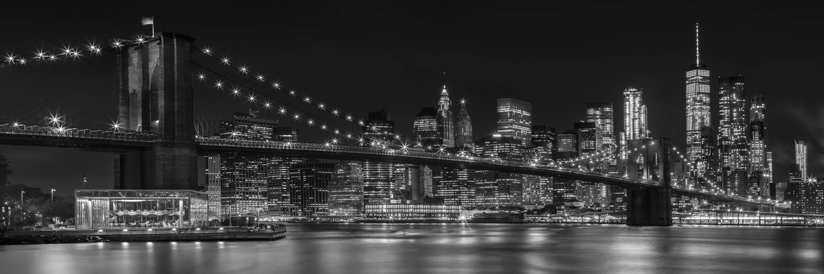 MANHATTAN SKYLINE & BROOKLYN BRIDGE Impressionen bei Nacht | Panorama Monochrom from Melanie Viola