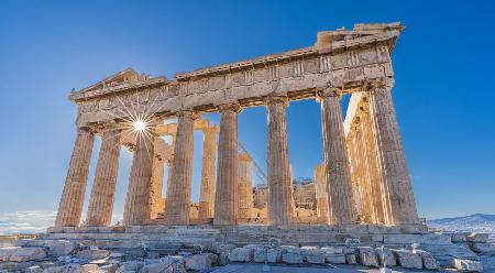 Die Akropolis von Athen und Helios (Sonne)
