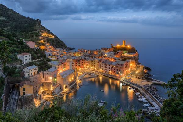 Abends in Vernazza, Cinque Terre, Italien from Michael Valjak