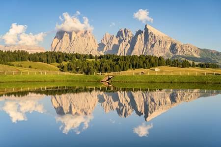 Spiegelung auf der Seiser Alm in Südtirol