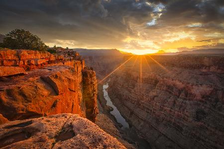 Sonnenaufgang über dem Grand Canyon
