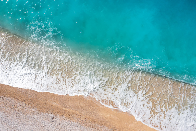 Wellen am Strand V, Sand und Türkises Wasser, Entspannung, Urlaub und Freiheit from Miro May