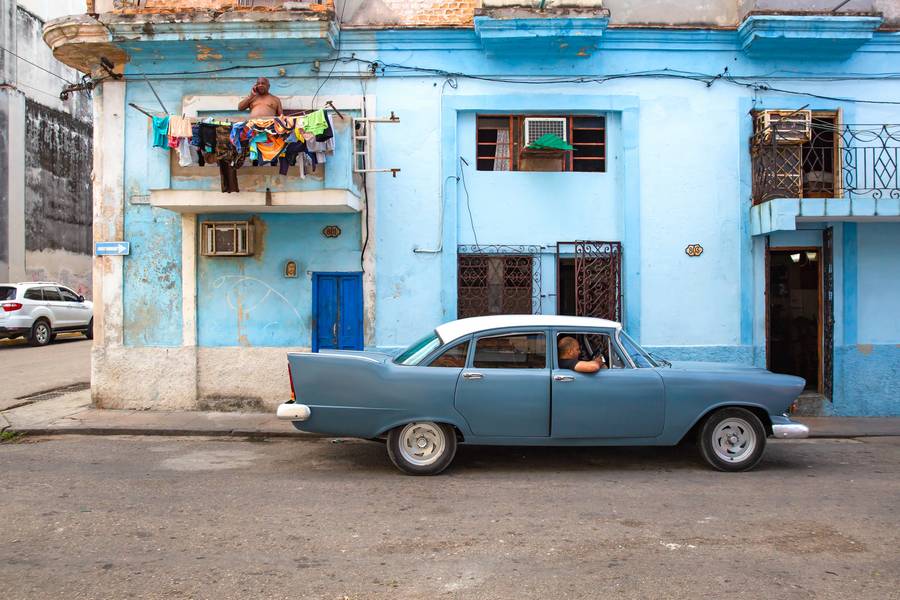 Small talk and laundry, Havanna, Kuba from Miro May
