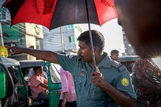 Strassenpolizist in Bangladesch, Asien