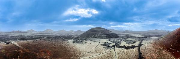 Vulkanlandschaft auf Lanzarote, Vulkan, Kanarische Inseln, Spanien, Marslandschaft from Miro May