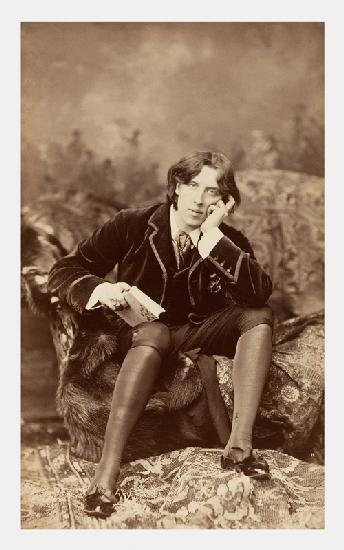 Portrait of Oscar Wilde (1854-1900), 1882 (b/w photo) 