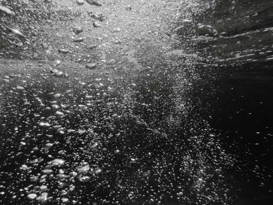 Unterwasserblasen im Mittelmeer, Sardinien from Laura Nenz
