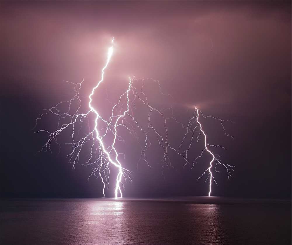 Thunderbolt over the sea from nini_filippini