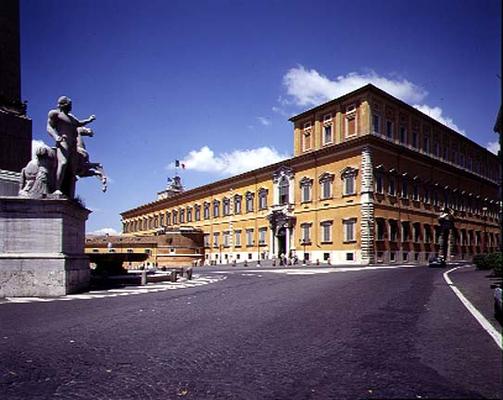 Lateral view of the facade, designed by Domenico Fontana (1543-1607) Carlo Montana (1556-1629) and B from 